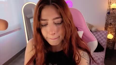 violet online show from November 26, 7:04 pm