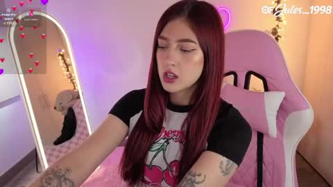 violet online show from March 23, 6:25 pm