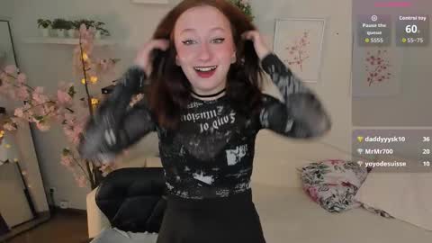 Snapshot of violet_griffen chatting on October 18, 4:53 pm VIOLET online show from October 18, 4:53 pm