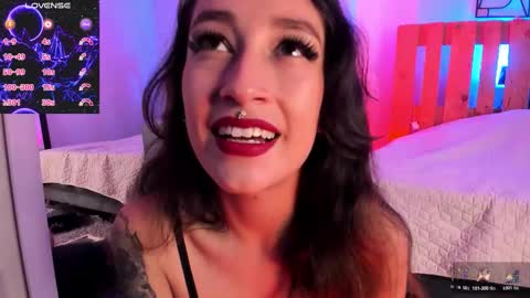 Violet Jones online show from November 17, 3:57 pm