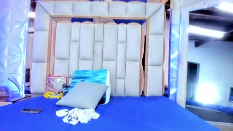 violet_milleer online show from April 19, 7:38 pm