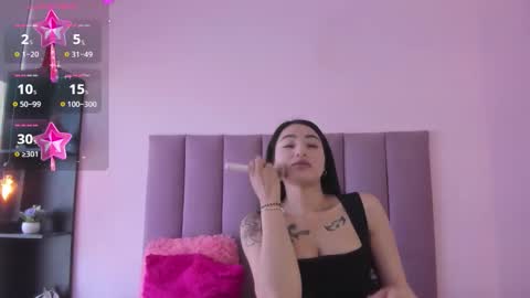 Snapshot of violet_myerrs chatting on October 13, 1:47 pm violet online show from October 13, 1:47 pm