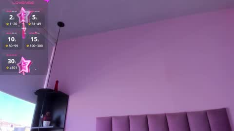 Snapshot of violet_myerrs chatting on September 22, 12:58 pm violet online show from September 22, 12:58 pm