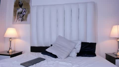 Mary online show from October 29, 8:00 pm