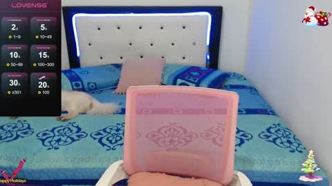 Snapshot of violet_stone22 chatting on December 17, 2:01 am Violeta online show from December 17, 2:01 am