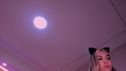 Violeta  online show from November 28, 11:13 am