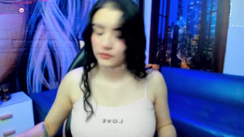Snapshot of violeta_diazz chatting on December 2, 9:15 pm online show from December 2, 9:15 pm