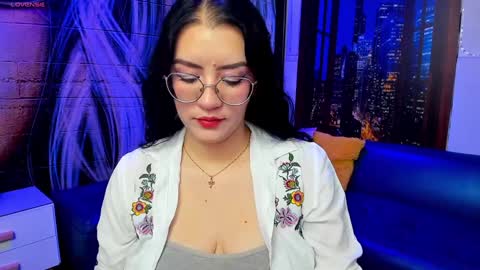 Snapshot of violeta_diazz chatting on February 8, 9:15 pm online show from February 8, 9:15 pm