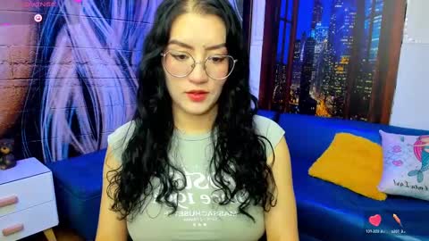 Snapshot of violeta_diazz chatting on March 6, 8:16 pm online show from March 6, 8:16 pm