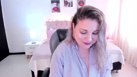 Snapshot of violeta_hotter_ chatting on October 1, 11:59 am violeta_hotter_ online show from October 1, 11:59 am