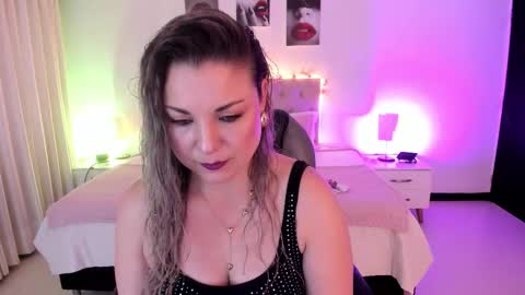 Snapshot of violeta_hotter_ chatting on October 11, 11:14 am violeta_hotter_ online show from October 11, 11:14 am