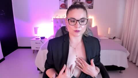 Snapshot of violeta_hotter_ chatting on September 30, 11:49 am violeta_hotter_ online show from September 30, 11:49 am