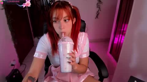 Violeta  Help me reach 150 thumbs up    online show from October 8, 11:09 pm