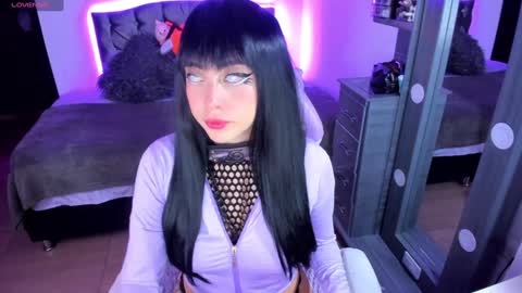 Violeta  Help me reach 150 thumbs up    online show from January 24, 1:03 am