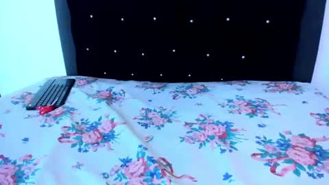 Snapshot of violetadumsper chatting on September 17, 3:59 am VioletaDums online show from September 17, 3:59 am