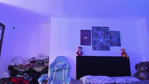 Violet online show from December 19, 12:59 am