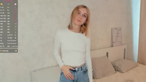 Mia online show from October 18, 5:32 am