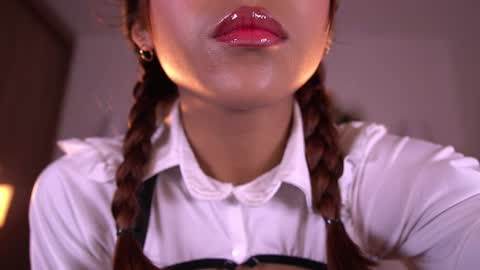 violeth___ online show from February 4, 1:25 pm