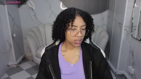 violeth_b online show from January 19, 12:45 pm