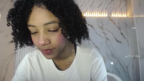 Snapshot of violeth_b chatting on October 7, 1:15 pm violeth_b online show from October 7, 1:15 pm
