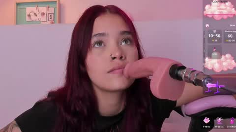 Snapshot of violeth_hill chatting on September 12, 9:44 pm Violeth Hill online show from September 12, 9:44 pm