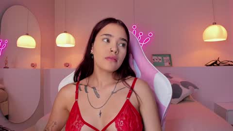 Snapshot of violeth_hill chatting on January 15, 8:58 pm Violeth Hill online show from January 15, 8:58 pm