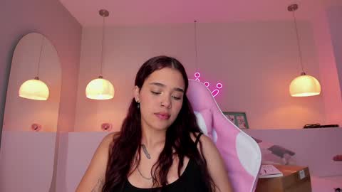Snapshot of violeth_hill chatting on January 22, 8:28 pm Violeth Hill online show from January 22, 8:28 pm