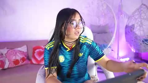 violetjonesx online show from June 17, 11:55 am