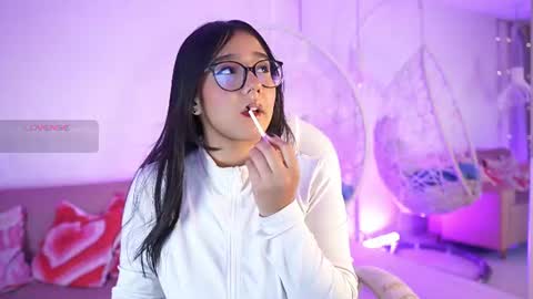 violetjonesx online show from July 2, 11:38 am