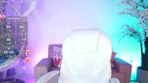 violetjonesx online show from July 27, 11:40 am
