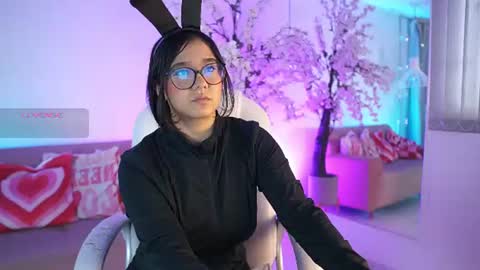 violetjonesx online show from July 6, 11:37 am