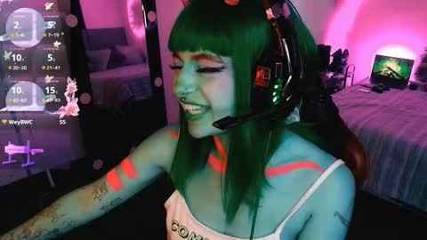   online show from October 31, 8:13 pm