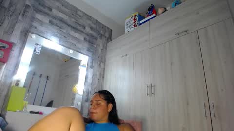 violetroussee online show from March 4, 11:00 pm