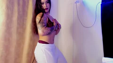 Snapshot of violetsalvatore chatting on September 25, 5:17 am Violet salvatore online show from September 25, 5:17 am