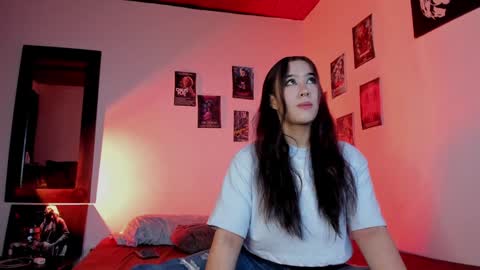 Snapshot of violetsalvatore chatting on December 7, 4:42 am Violet salvatore online show from December 7, 4:42 am