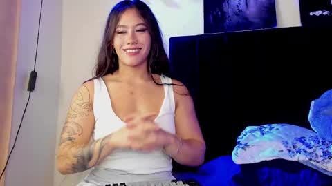 Snapshot of violetsalvatore chatting on October 2, 7:35 am Violet salvatore online show from October 2, 7:35 am