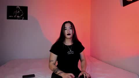 Snapshot of violetsalvatore chatting on December 31, 5:33 am Violet salvatore online show from December 31, 5:33 am