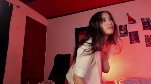 Snapshot of violetsalvatore chatting on December 2, 7:10 am Violet salvatore online show from December 2, 7:10 am