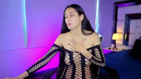 violetskinny online show from July 1, 8:08 pm