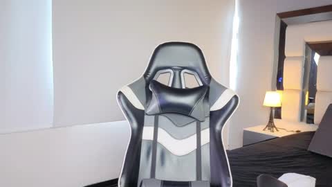 violetskinny online show from April 10, 8:26 pm