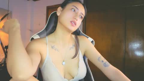 violetskinny online show from February 28, 11:59 pm