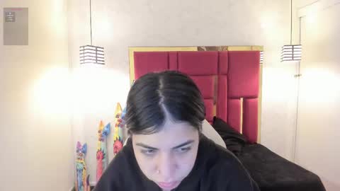 Snapshot of violetsmith_3 chatting on October 4, 11:49 am Violeta online show from October 4, 11:49 am