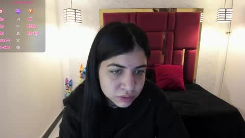Snapshot of violetsmith_3 chatting on October 14, 12:19 pm Violeta online show from October 14, 12:19 pm