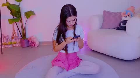 Snapshot of violetssweet chatting on October 6, 1:11 am violetssweet online show from October 6, 1:11 am