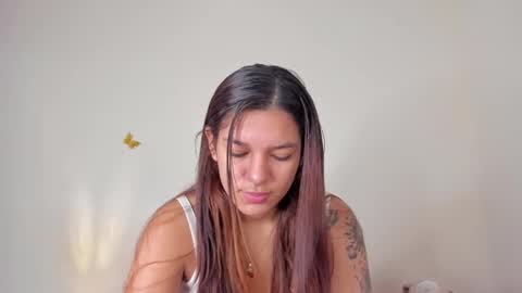 violett_24_ online show from October 4, 7:07 pm