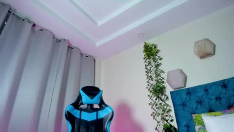 Snapshot of violett__rousee chatting on October 8, 3:27 pm violett rousee online show from October 8, 3:27 pm