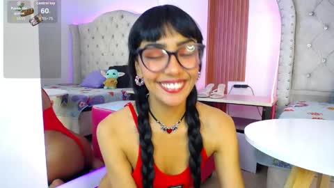 violett_garden online show from May 25, 11:20 am