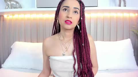 Snapshot of violett_rabbit_ chatting on October 9, 8:35 pm Violett online show from October 9, 8:35 pm
