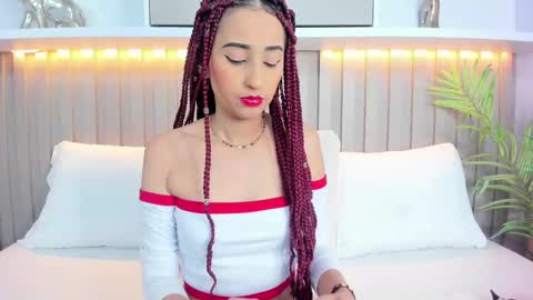 Snapshot of violett_rabbit_ chatting on September 29, 8:03 pm Violett online show from September 29, 8:03 pm