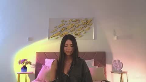 violetta_finch online show from July 23, 10:45 am